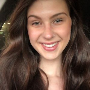 Meet your Posher, Carrie